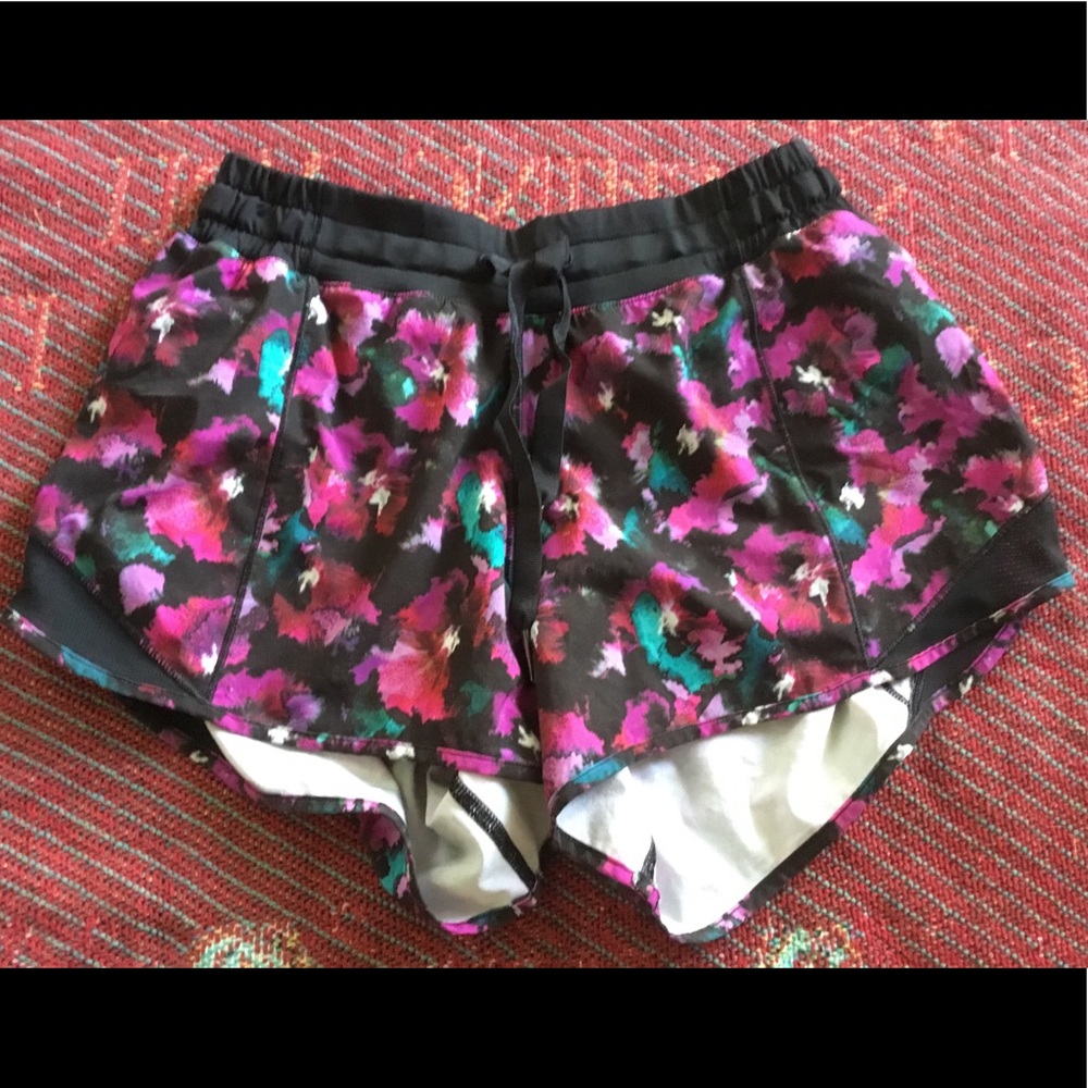 Closet clear out! Lululemon Hottie Hot Shorts Long
